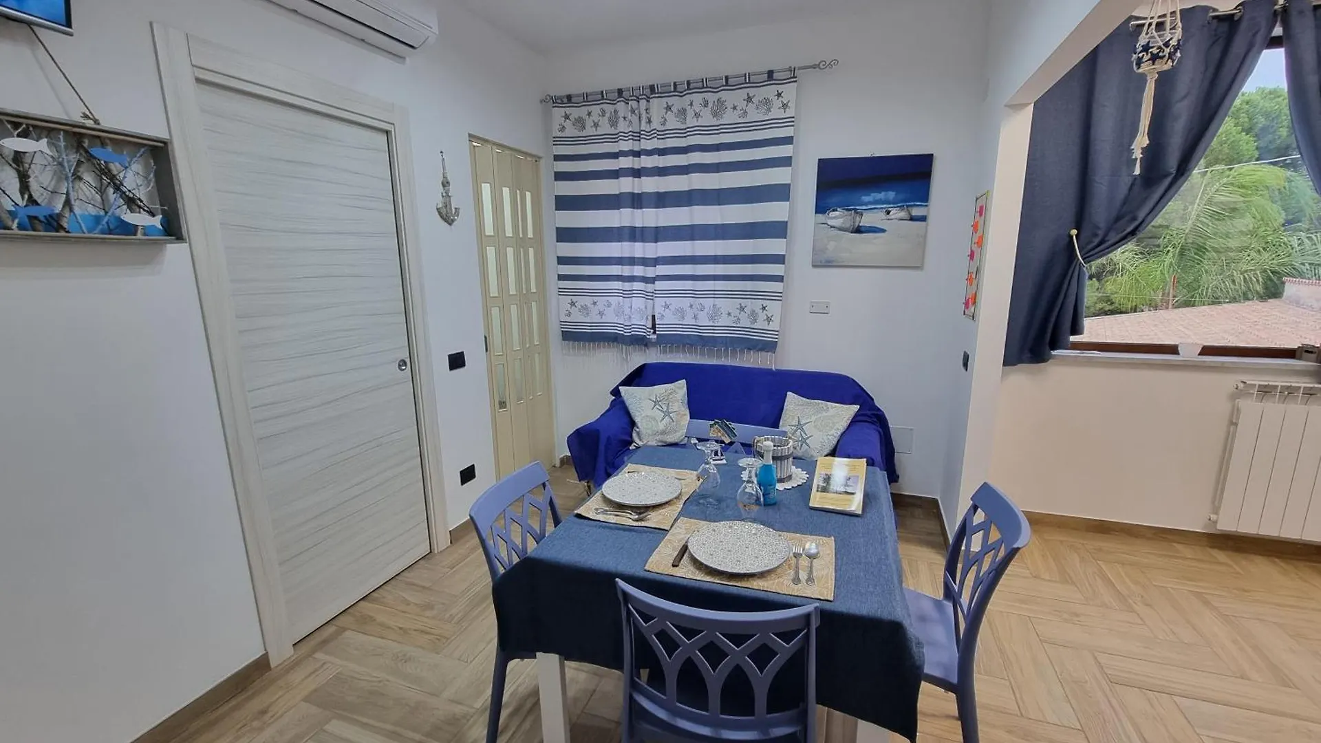Vida Loca -Appartamento Vicino Aereporto E 200Mt Spiaggia Carini 0*,  Italia
